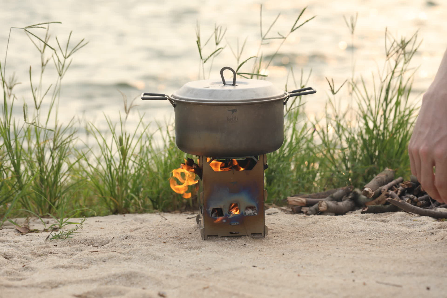 Keith Titanium Holzofen & Grill – Titan-Hobokocher